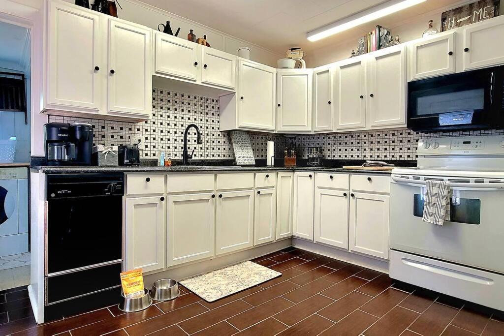 Apple Hill Bungalow, Family And Pet Friendly! Бристол Экстерьер фото